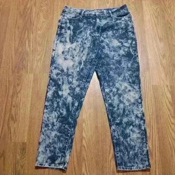 Acid-Wash Jeans with Embellished Back Pockets by Rebel 25 Denim - Picture 2 of 11